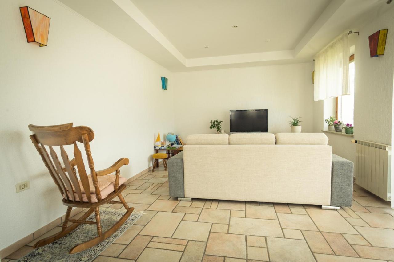 Apartment Ajdi Ajdovščina Exteriör bild